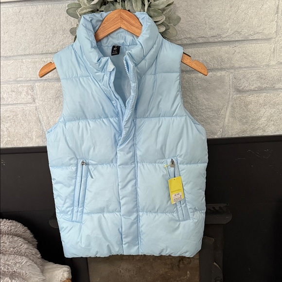 NWT All in Motion Sky Blue puffer Vest NWT - Picture 1 of 3